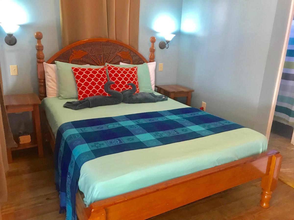 Tilt-Ta-Dock Resort Belize Corozal Buitenkant foto